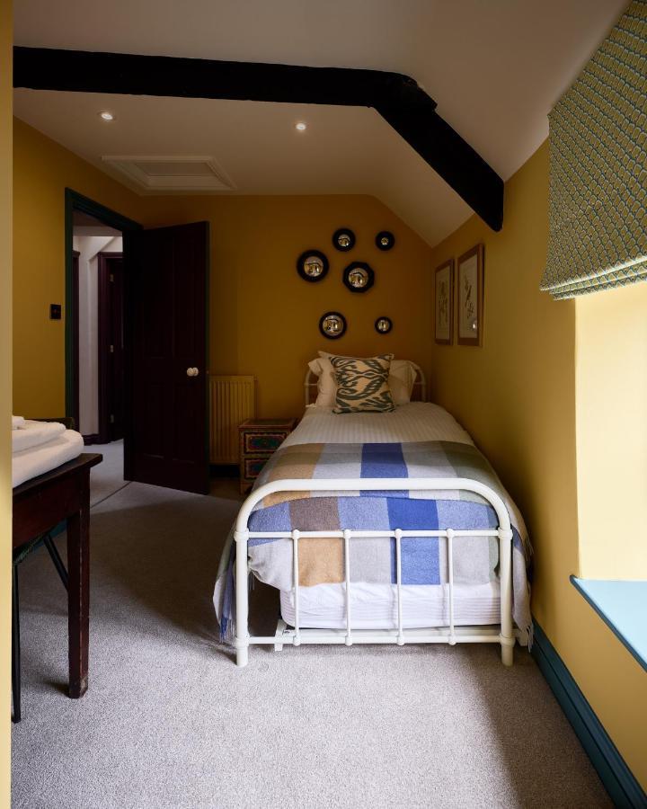 Townhouse Suites- Abbey Row Malmesbury Bagian luar foto