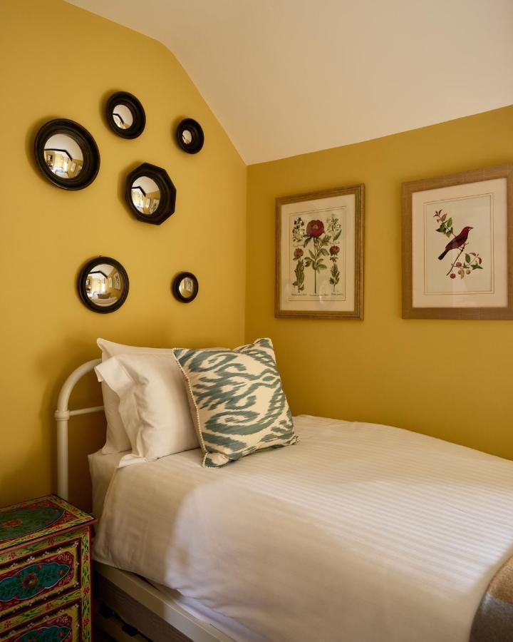 Townhouse Suites- Abbey Row Malmesbury Bagian luar foto