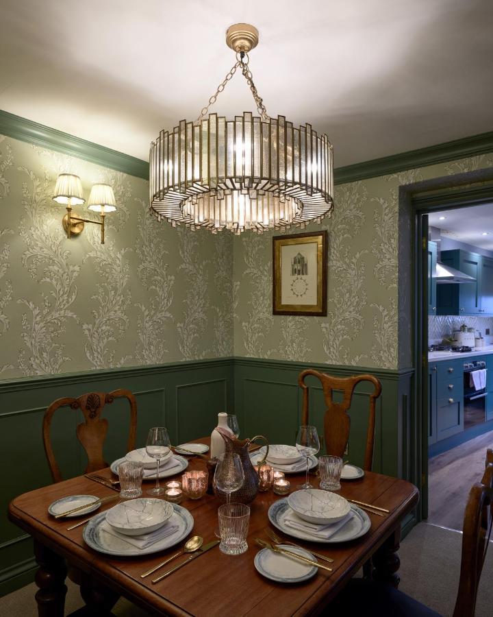 Townhouse Suites- Abbey Row Malmesbury Bagian luar foto