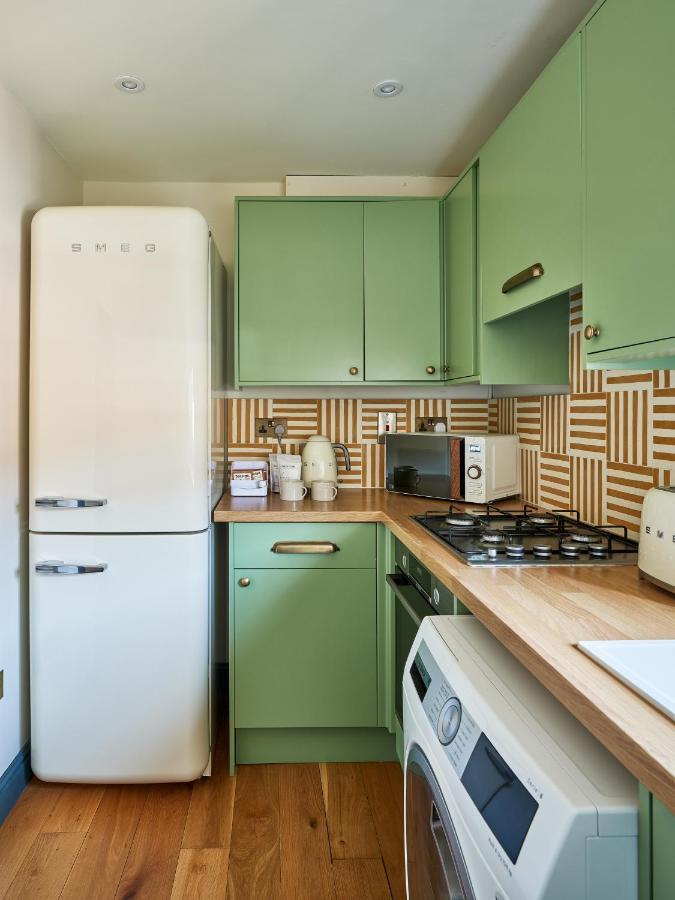 Townhouse Suites- Abbey Row Malmesbury Bagian luar foto