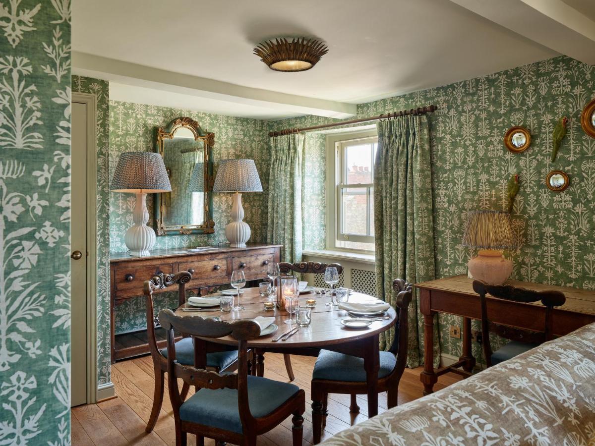 Townhouse Suites- Abbey Row Malmesbury Bagian luar foto