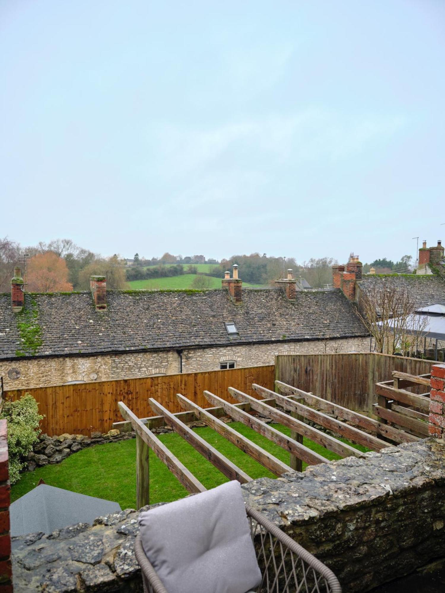 Townhouse Suites- Abbey Row Malmesbury Bagian luar foto